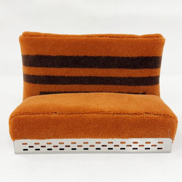 ロングシート型スマホスタンド（大阪市交通局）